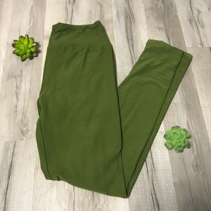 💚 LuLaRoe Army Green Leggings 💚